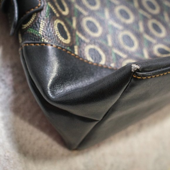 XOXO Hand Bag with Shoulder Strap - Picture 6 of 8